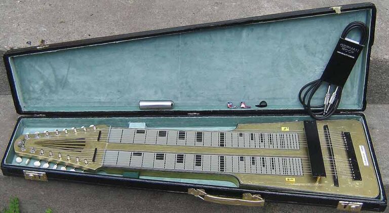 Doppelte Steel Guitar Restauriert