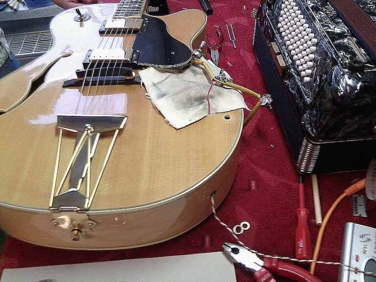 Jazzgitarre Elektrik Reparatur